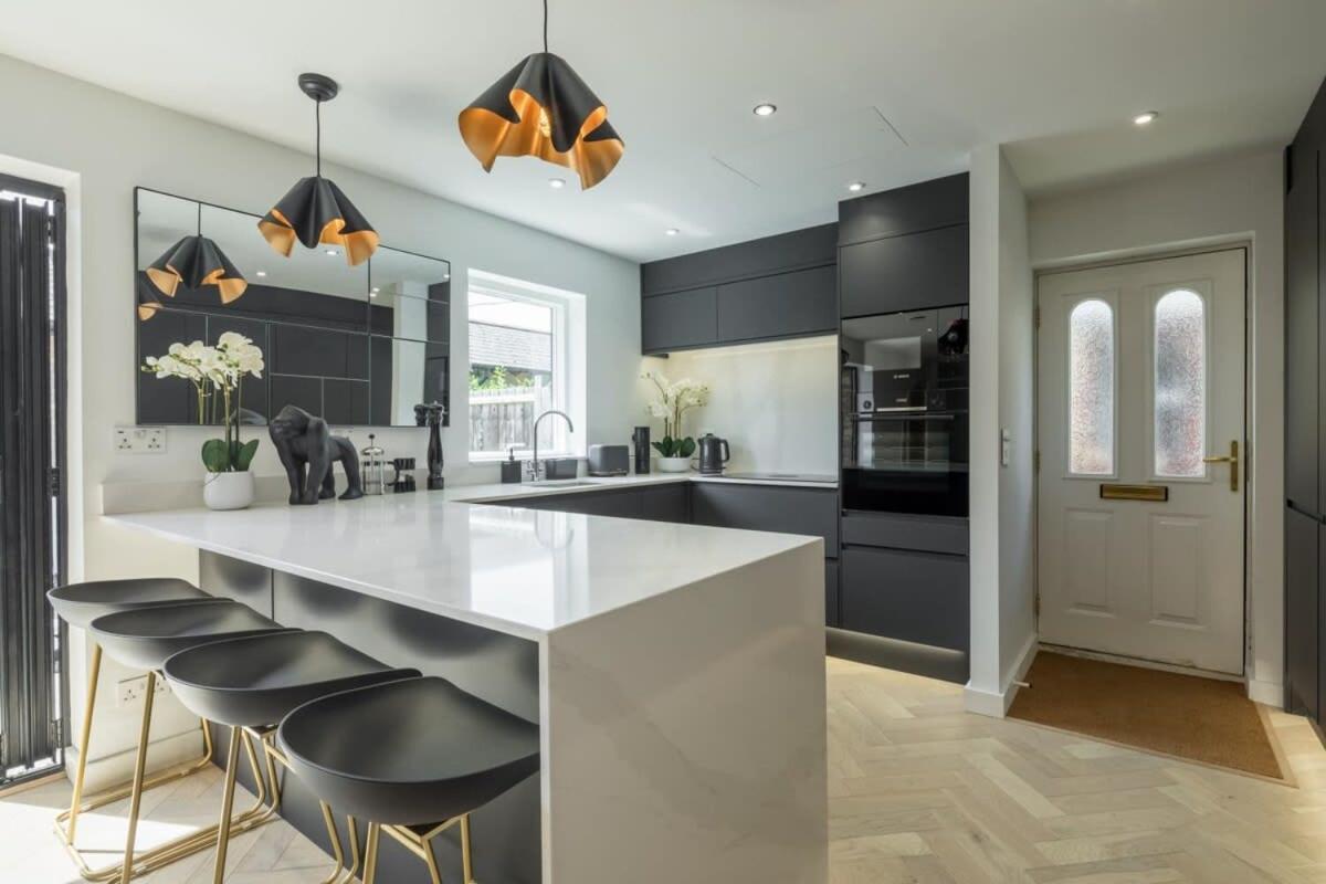 Luxury 2 Bedroom With Ac And Parking